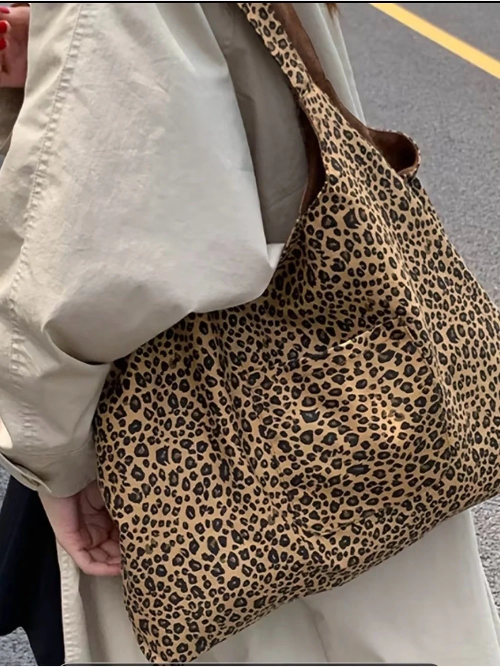 🍂🍁NEW🍁🍁Classic Women’s Suede Tote Bag in Tan or Animal print.   Reversible
